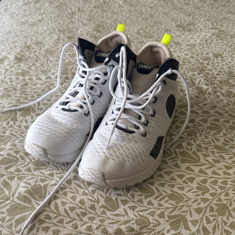 Zumba Fitness Women's Sneakers in White and Black
